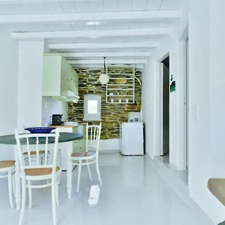 Cozy 2-bedroom House In Tinos *