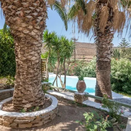 Cozy 2-bedroom House In Tinos Appartement *